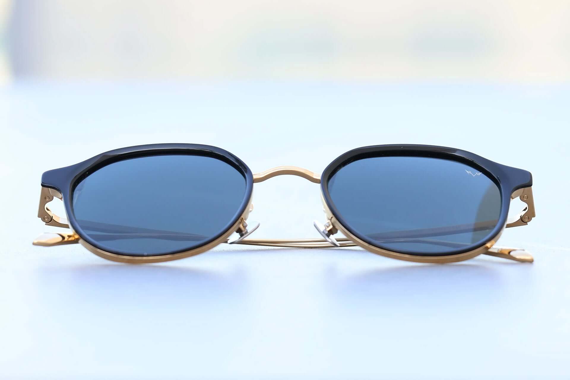 PETITE BLACK GOLD